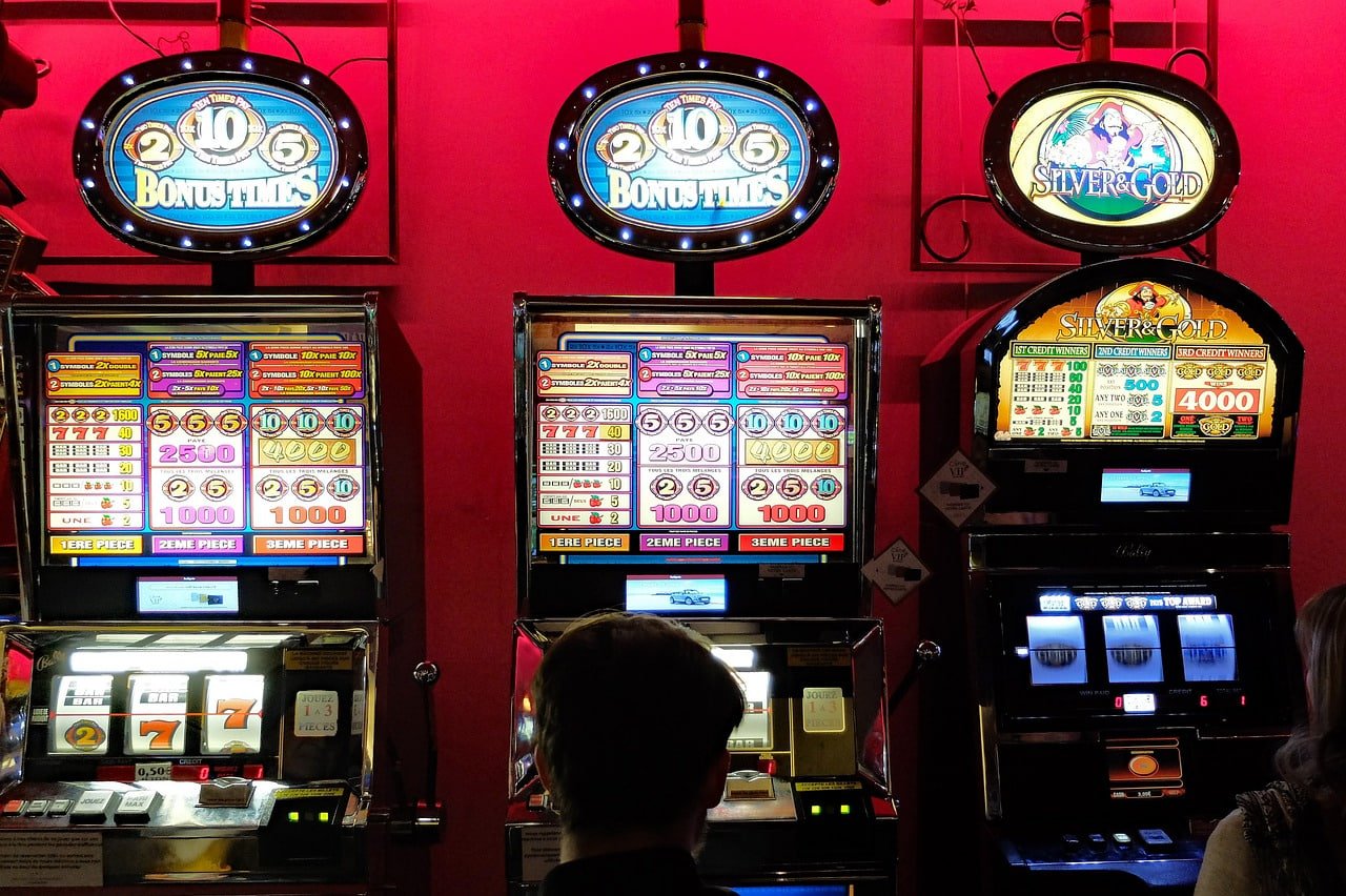 q222 မိုဘိုင်းအက်ပ် Myanmar Casino